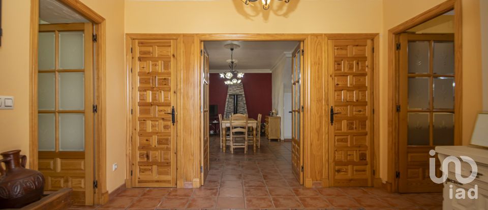 Casa 5 habitaciones de 194 m² en Carmona (41410)