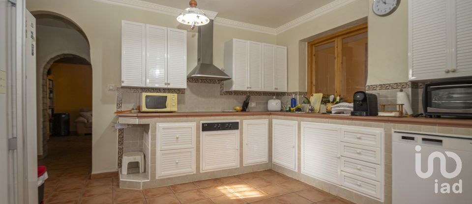 Casa 5 habitaciones de 194 m² en Carmona (41410)