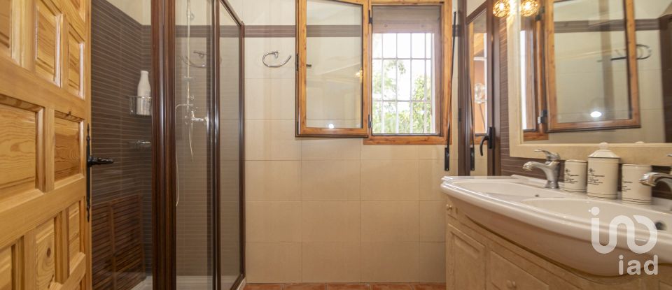 Casa 5 habitaciones de 194 m² en Carmona (41410)