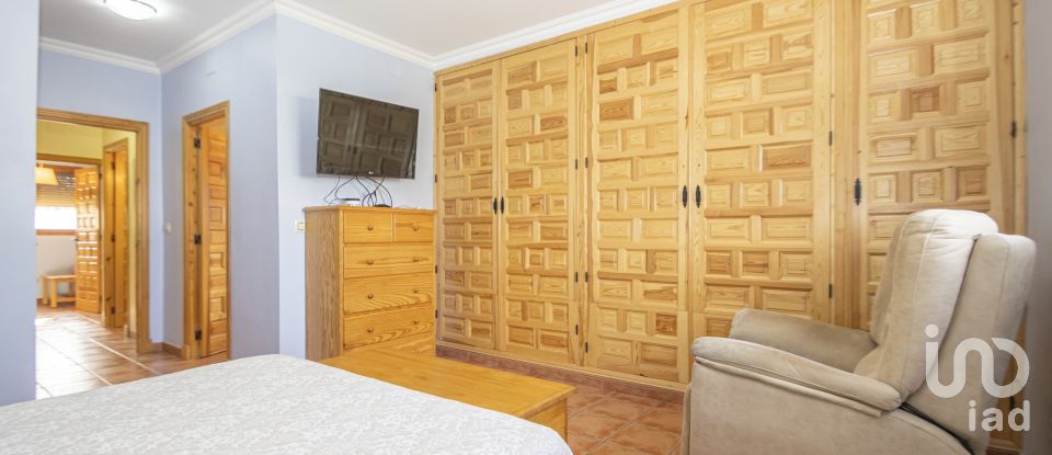 Casa 5 habitaciones de 194 m² en Carmona (41410)