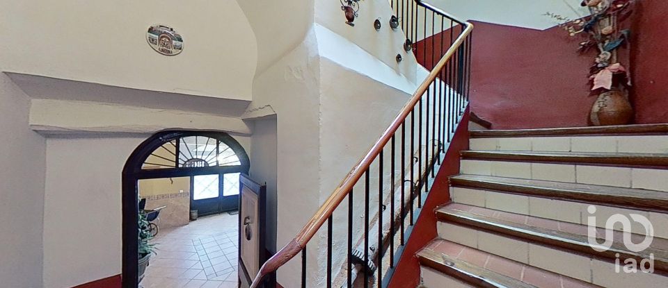 Maison de village 6 chambres de 520 m² à Montblanc (43400)