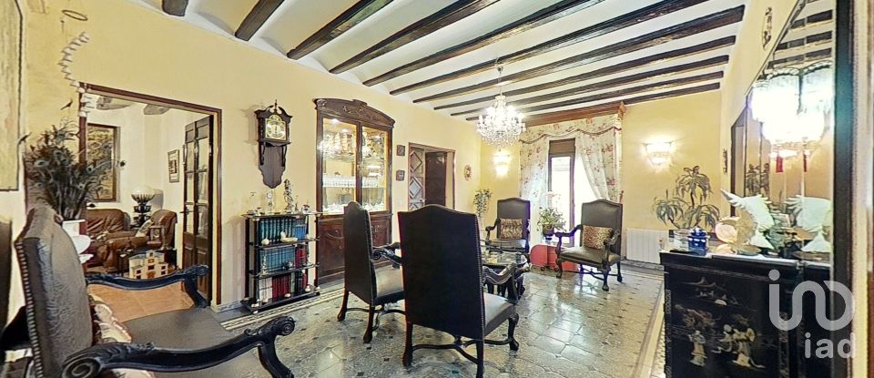 Maison de village 6 chambres de 520 m² à Montblanc (43400)