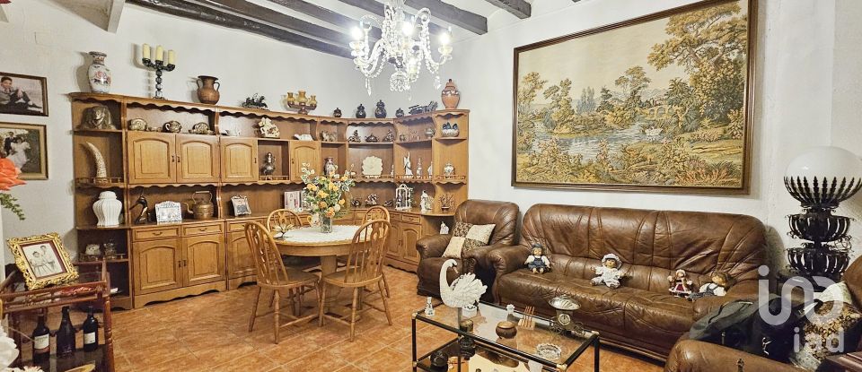 Maison de village 6 chambres de 520 m² à Montblanc (43400)