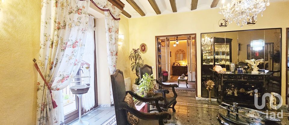 Maison de village 6 chambres de 520 m² à Montblanc (43400)