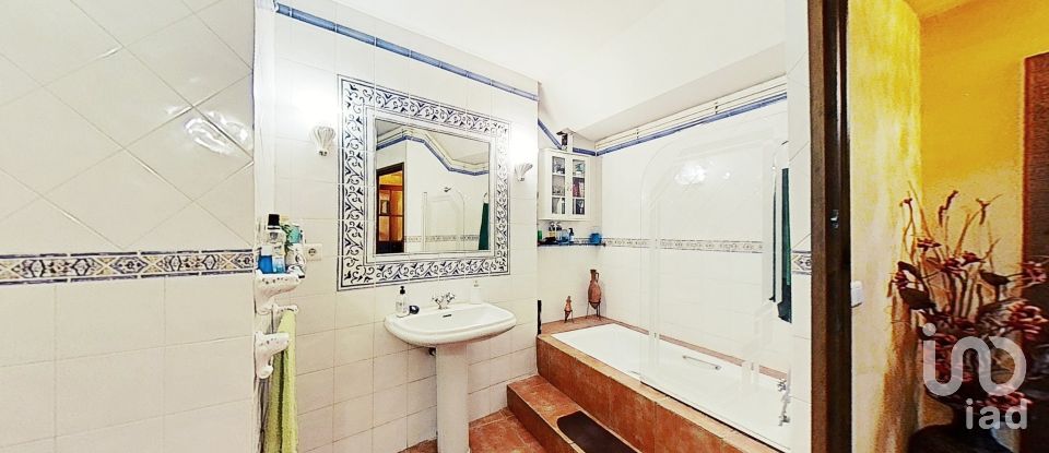 Maison de village 6 chambres de 520 m² à Montblanc (43400)