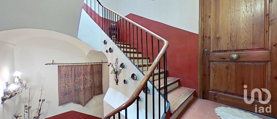 Maison de village 6 chambres de 520 m² à Montblanc (43400)