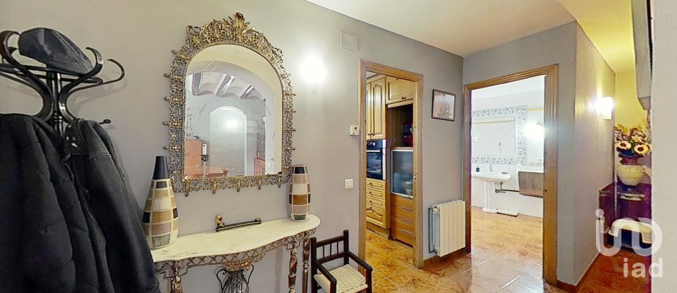 Maison de village 6 chambres de 520 m² à Montblanc (43400)