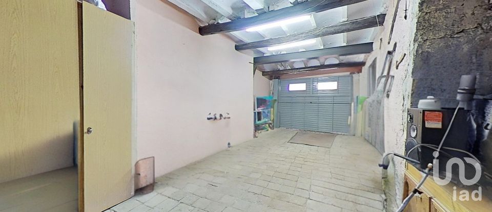 Maison de village 6 chambres de 520 m² à Montblanc (43400)