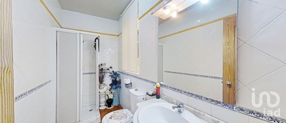 Maison de village 6 chambres de 520 m² à Montblanc (43400)