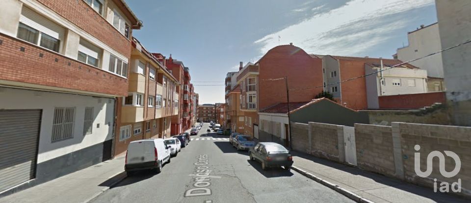 Terreno de 400 m² en León (24008)