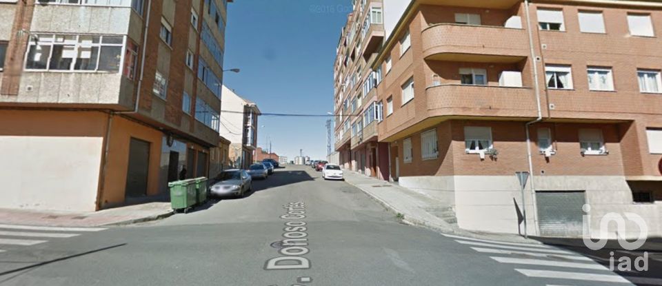 Terreno de 400 m² en León (24008)