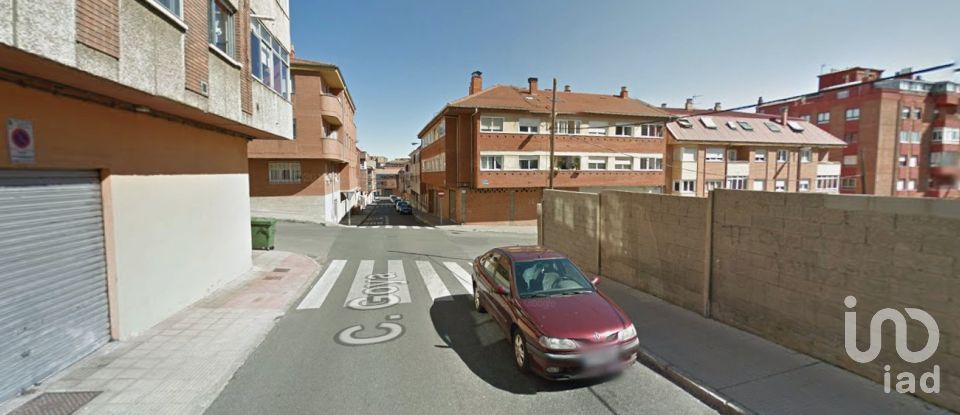 Terreno de 400 m² en León (24008)