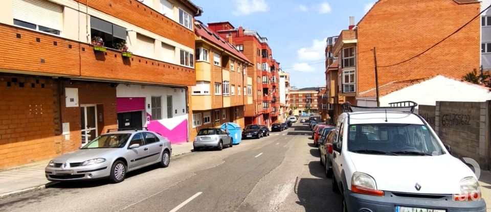 Terreno de 400 m² en León (24008)