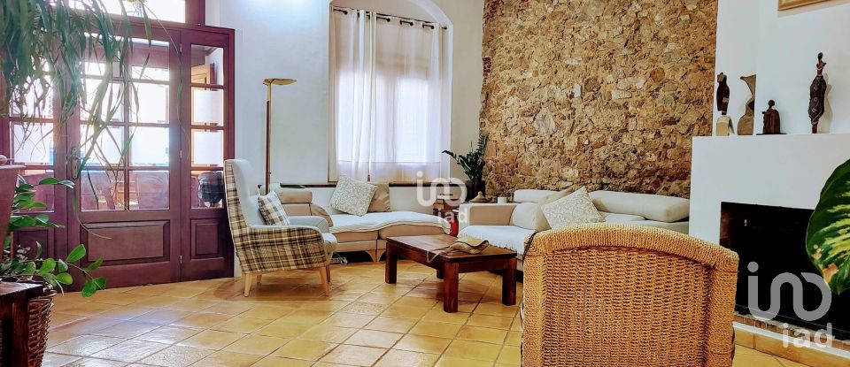 Village house 3 bedrooms of 195 m² in Canet de Mar (08360)