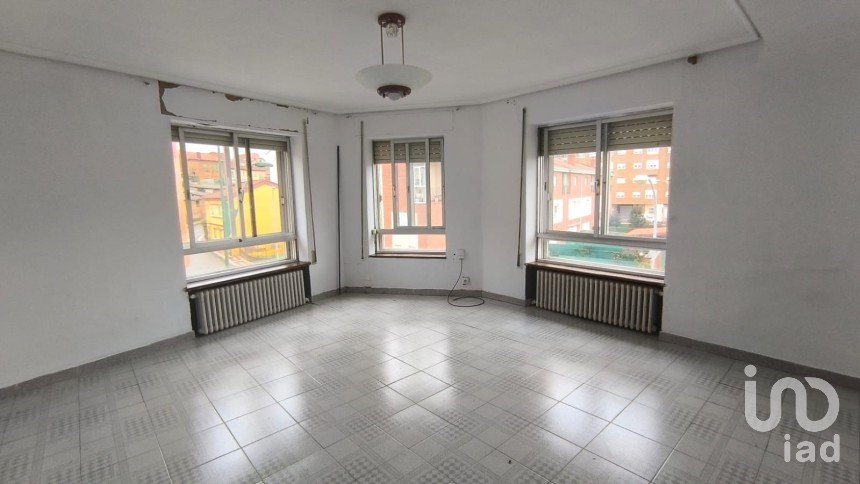 Piso 3 habitaciones de 98 m² en San Andrés del Rabanedo (24010)