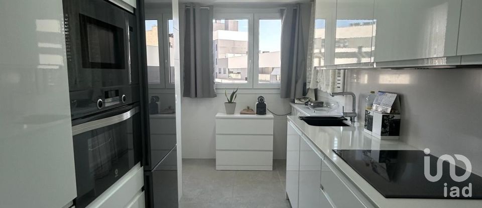 Piso 3 habitaciones de 114 m² en Sevilla (41020)