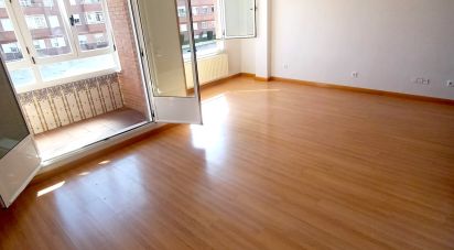 Apartment 3 bedrooms of 82 m² in León (24008)