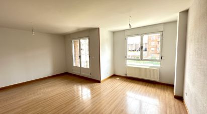 Apartment 3 bedrooms of 82 m² in León (24008)