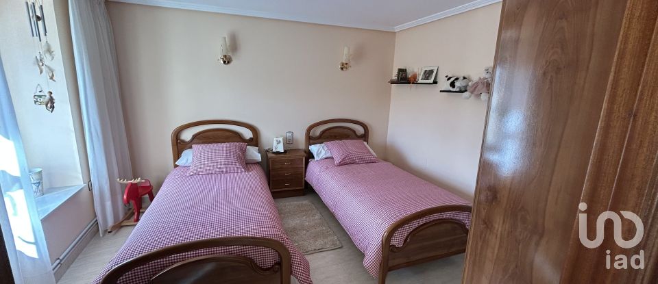 House 4 bedrooms of 169 m² in Ayoó de Vidriales (49619)