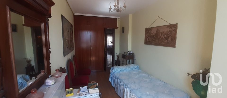 Apartment 4 bedrooms of 111 m² in La Bañeza (24750)