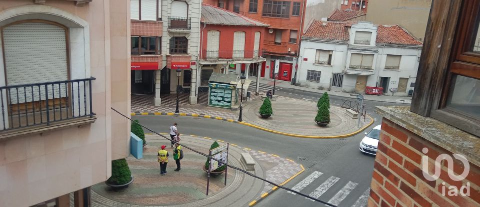 Apartment 4 bedrooms of 111 m² in La Bañeza (24750)