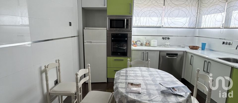 House 3 bedrooms of 220 m² in Medina del Campo (47400)