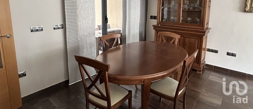 House 3 bedrooms of 220 m² in Medina del Campo (47400)