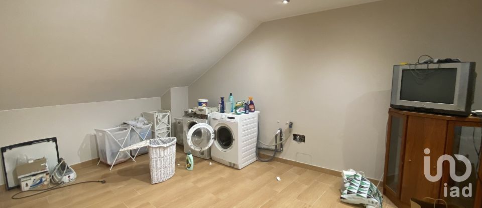 House 3 bedrooms of 220 m² in Medina del Campo (47400)