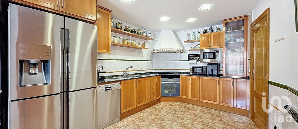 House 5 bedrooms of 400 m² in Pineda de Mar (08397)