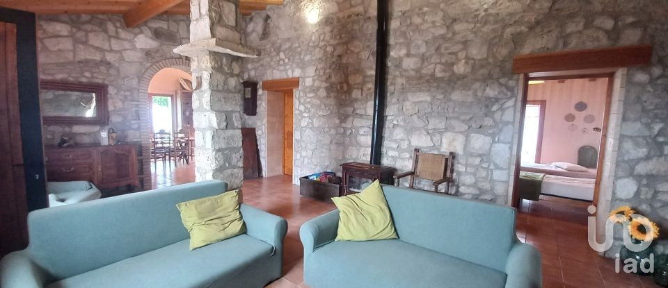 Lodge 3 bedrooms of 200 m² in Mequinenza (50170)