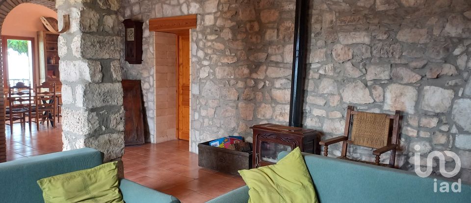 Lodge 3 bedrooms of 200 m² in Mequinenza (50170)