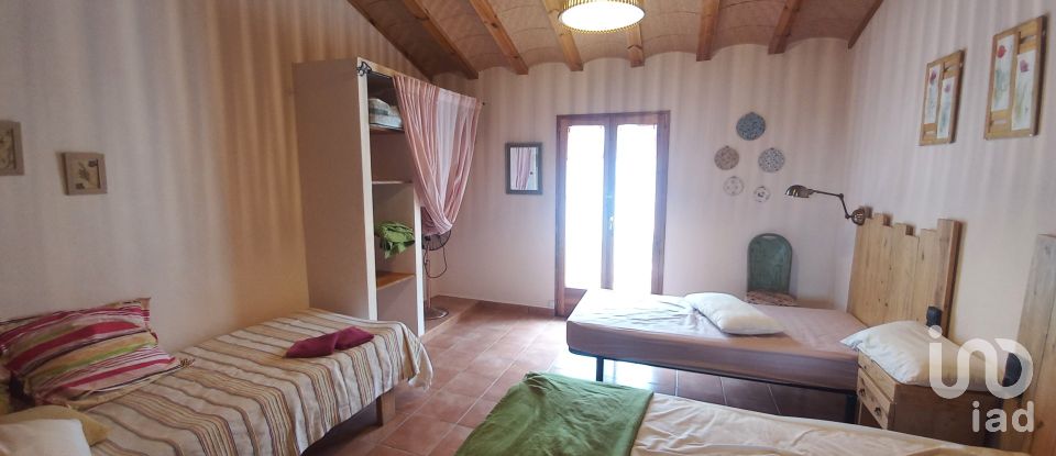 Lodge 3 bedrooms of 200 m² in Mequinenza (50170)
