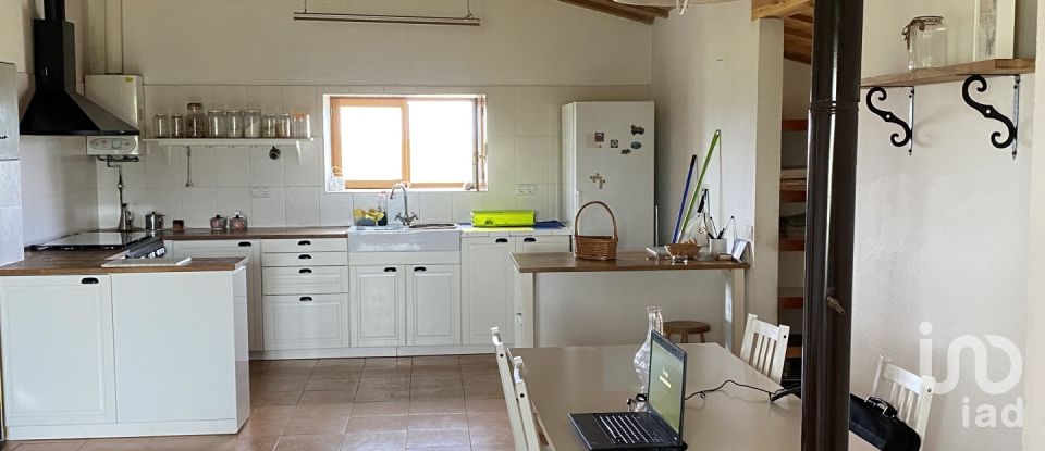 Lodge 3 bedrooms of 200 m² in Mequinenza (50170)