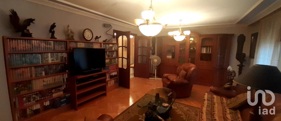 Apartment 4 bedrooms of 148 m² in La Bañeza (24750)