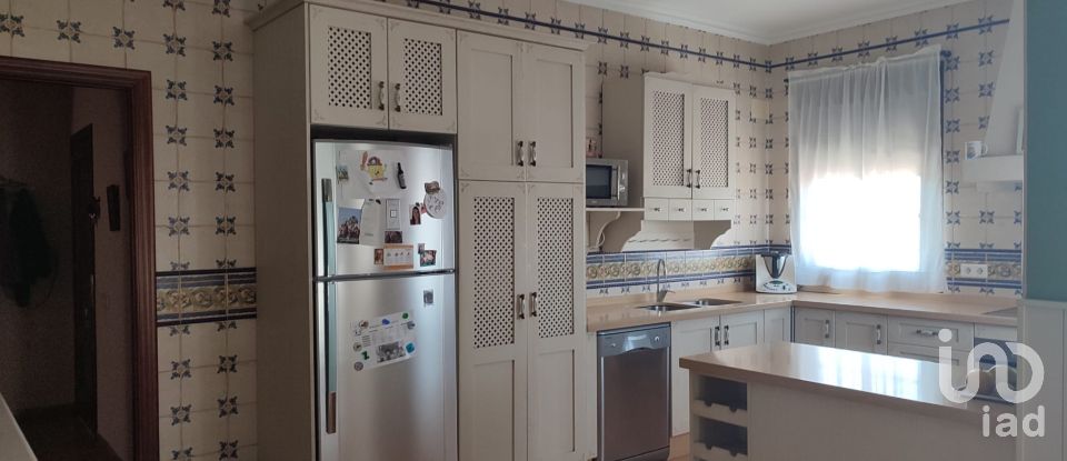 House 3 bedrooms of 361 m² in Cañada Rosal (41439)