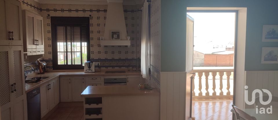 House 3 bedrooms of 361 m² in Cañada Rosal (41439)