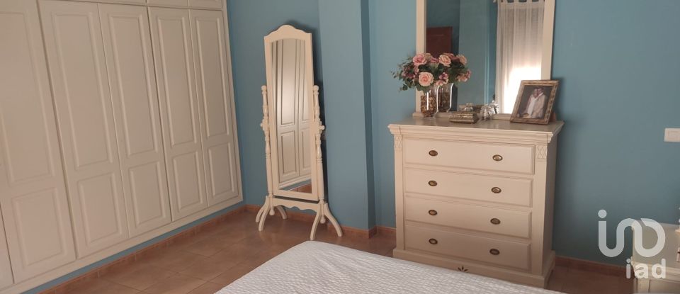 House 3 bedrooms of 361 m² in Cañada Rosal (41439)