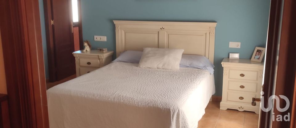 House 3 bedrooms of 361 m² in Cañada Rosal (41439)