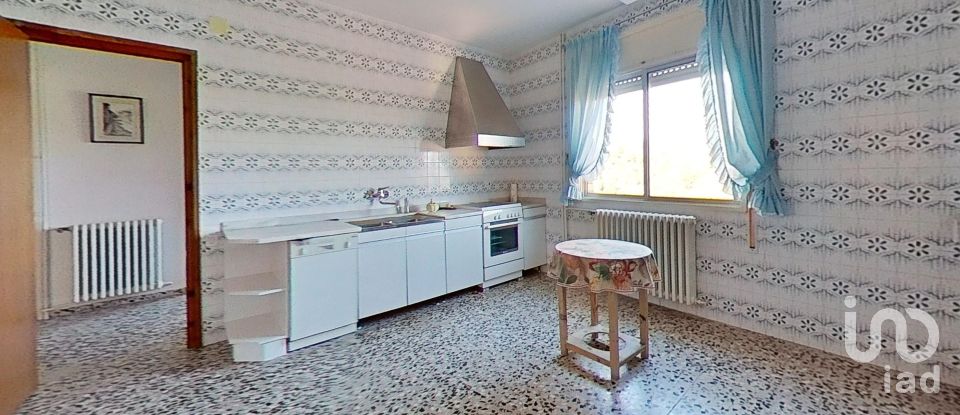 Casa 4 habitaciones de 365 m² en El Molar (43736)