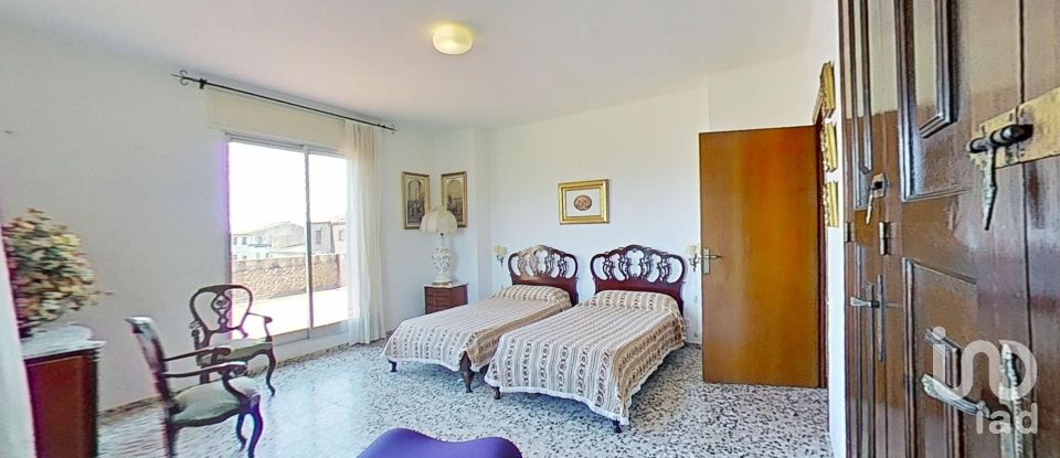 Casa 4 habitaciones de 365 m² en El Molar (43736)