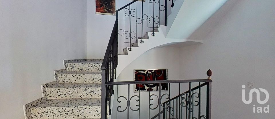 Casa 4 habitaciones de 365 m² en El Molar (43736)