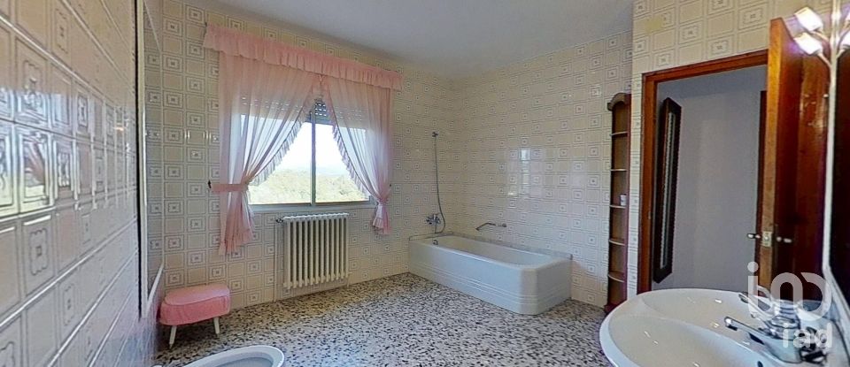 Casa 4 habitaciones de 365 m² en El Molar (43736)