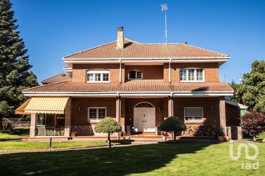 Châlet 5 chambres de 481 m² à San Andrés del Rabanedo (24010)