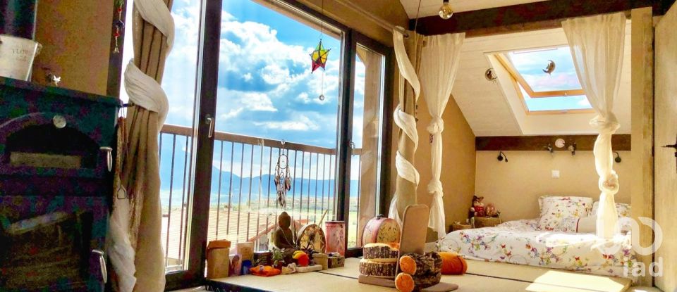 Cottage 5 bedrooms of 176 m² in Jaca (22700)