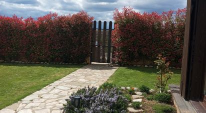 Cottage 5 bedrooms of 176 m² in Jaca (22700)