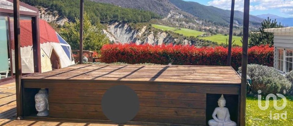 Cottage 5 bedrooms of 176 m² in Jaca (22700)