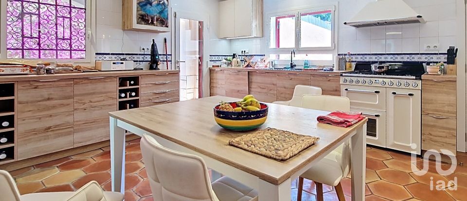 Casa 7 habitacions de 675 m² a Badalona (08916)