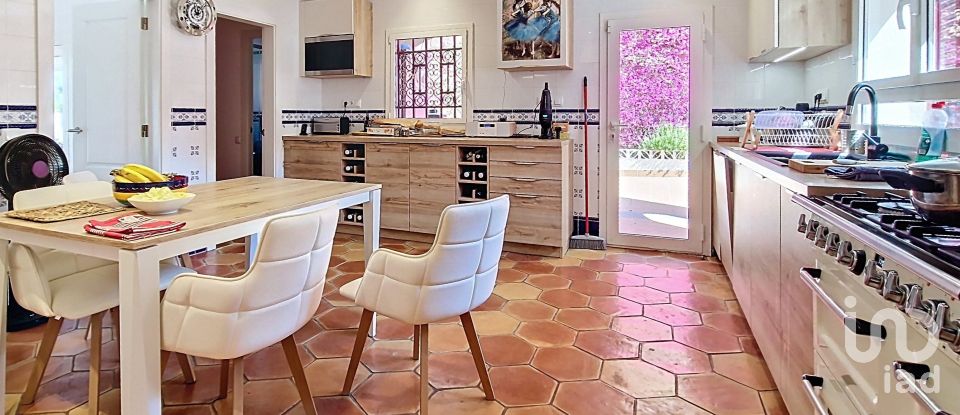 Casa 7 habitacions de 675 m² a Badalona (08916)