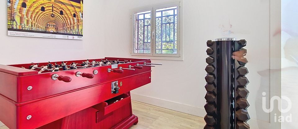 Casa 7 habitacions de 675 m² a Badalona (08916)