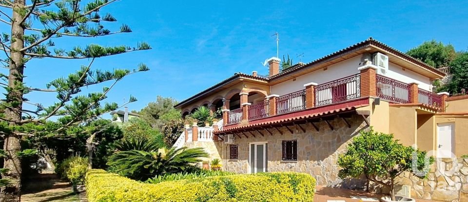 Casa 7 habitacions de 675 m² a Badalona (08916)